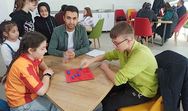 Hisarcık'ta akıl ve zeka oyunları turnuvasına köy ortaokulu damga vurdu