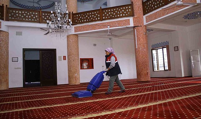 Honaz'da camiler Ramazan ayını pırıl pırıl karşılıyor
