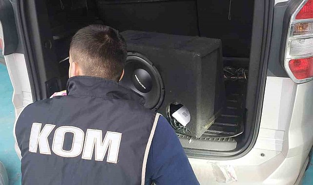 Hoparlörlere saklanan gümrük kaçağı telefonlar ele geçirildi