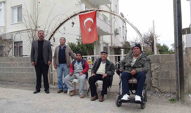 İlk Türk astronot Alper Gezeravcı'yı akrabaları merak ve sevinçle bekliyor