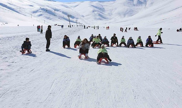 İpekyolu Belediyesinden öğrencilere anlamlı jest