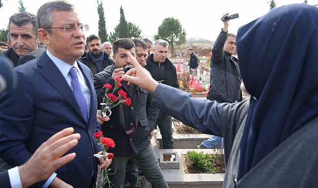 İslahiye'de deprem şehitliğini ziyaret eden Özgür Özel'e tepki