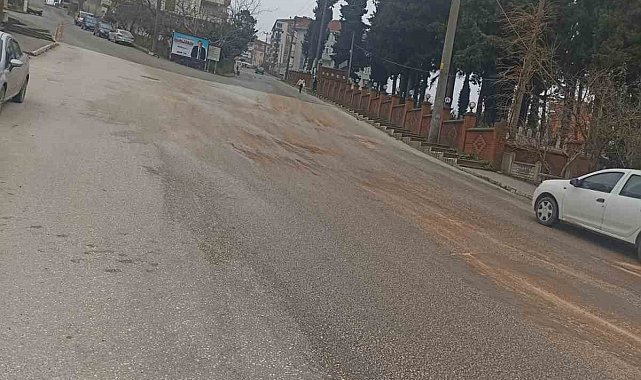 Islak yol, kazaya neden oldu