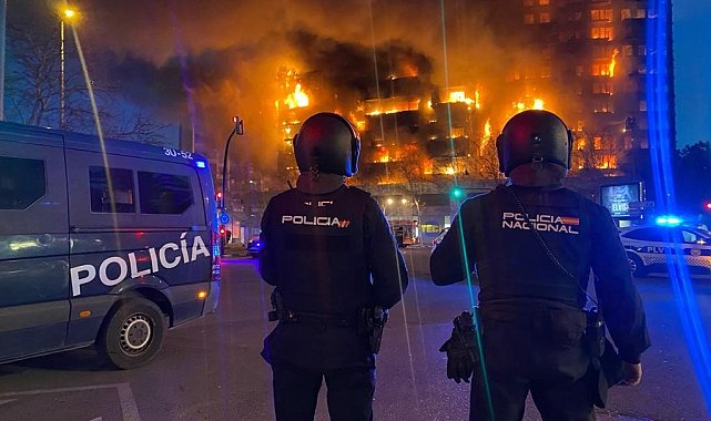 İspanya'da 14 katlı binada yangın: 7 yaralı