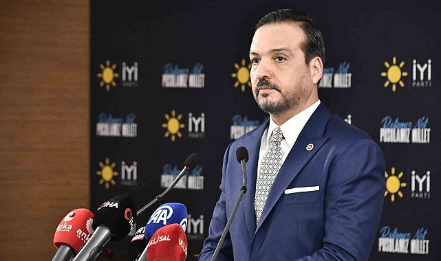 İYİ Parti Sözcüsü Zorlu'dan 'afiş' açıklaması