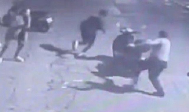 İzmir'de hırsızların bekçilere yakalanma anı kamerada