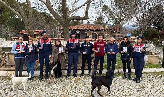 Jandarma ekipleri antik kent ziyaretçilerini bilgilendirdi