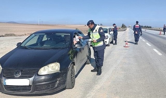 Jandarma ekiplerinden trafik denetimi