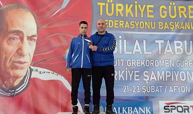 Kadir Kadiroğlu'ndan Manisa'ya bir madalya daha