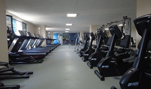 Kağıthane'de Çeliktepe Spor Merkezi hizmete açıldı