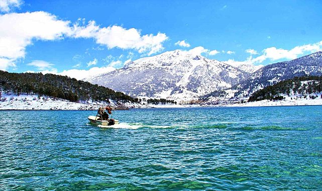 Kahramanmaraş Adatepe Barajında kartpostallık görüntüler oluştu