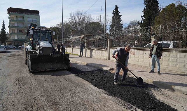Kaldırım ve asfalt çalışmaları devam ediyor