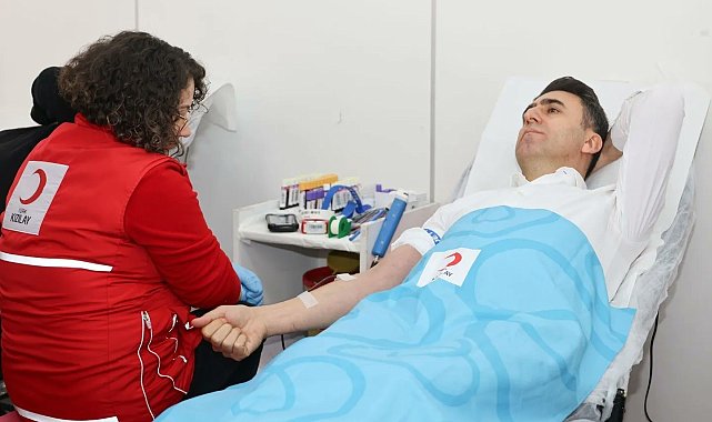 Kan bağışında bulunarak birçok kişiye örnek oldu