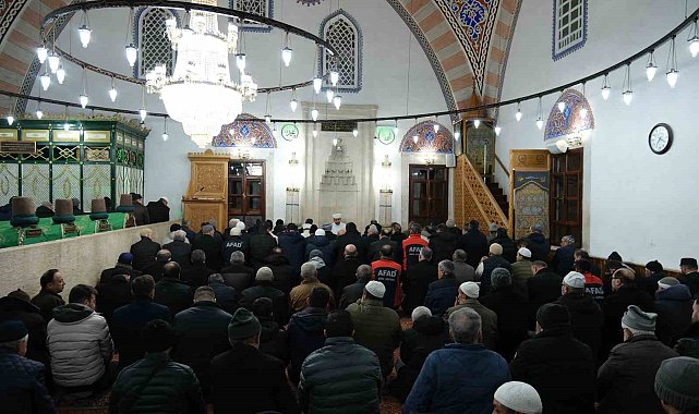 Karaman'da 6 Şubat depreminde hayatını kaybedenler anıldı
