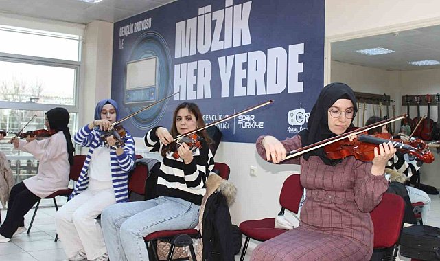 Karaman'da keman kursuna yoğun ilgi