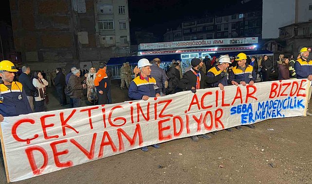 Karamanlı madenciler depremin yıl dönümünde deprem bölgesinde