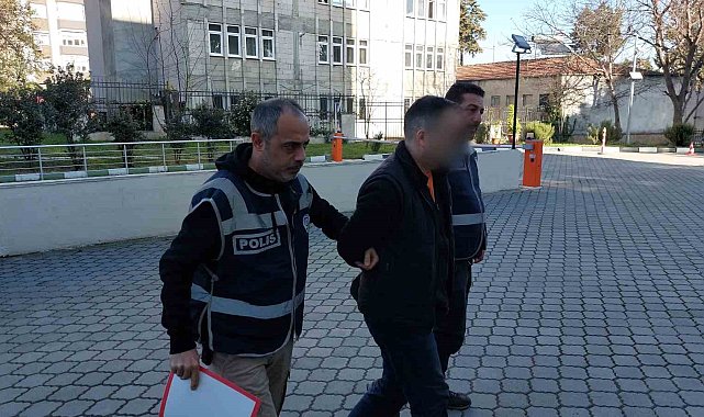 Kasıtlı olarak aracıyla çarptığı polis ve annesini yaralayan minibüs sürücüsüne adli kontrol