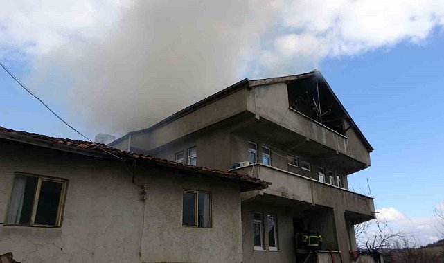 Kastamonu'da çatı yangını