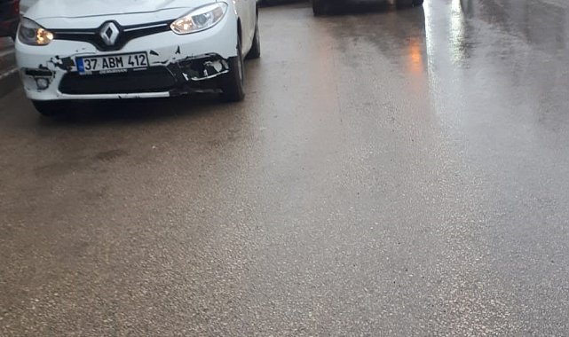 Kastamonu&#039;da kamyonet ile otomobil çarpıştı: 1 yaralı