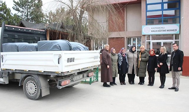 Kastamonulu kadınların Gazze için ördüğü giysi ve battaniyeler Filistin'e gönderildi