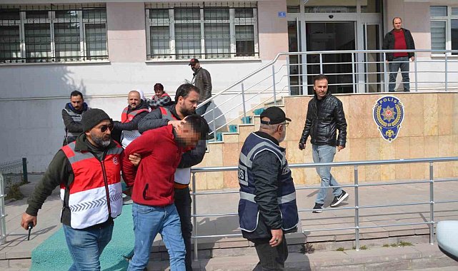 Kayınpederini satırla öldüren damat tutuklandı