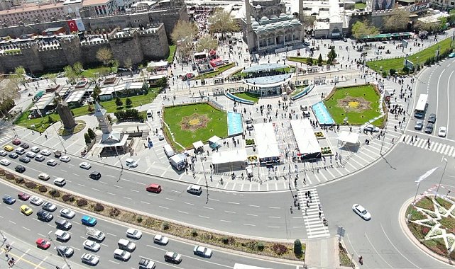 Kayseri'de vatandaşlar ilçelere döndü, nüfusları arttı