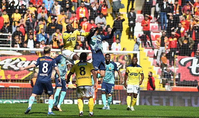 Kayserispor - Ankaragücü maçını 7 bin 200 taraftar izledi