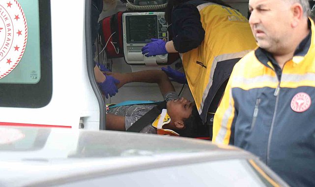 Kontrolden çıkan minibüs devrildi: Aynı aileden 2'si çocuk 4 yaralı