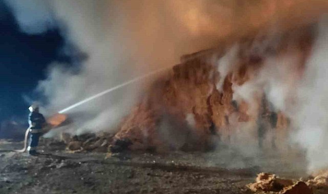 Konya'da 150 ton saman balyası yandı