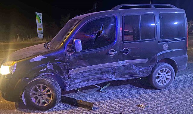 Konya'da otomobil ile hafif ticari araç çarpıştı: 5 yaralı