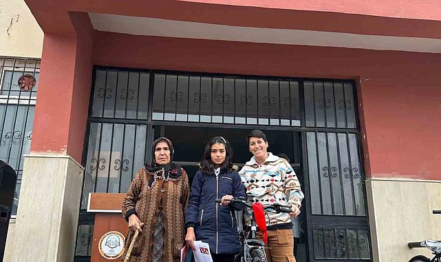 Köy okulu öğretmenlerinden örnek davranış