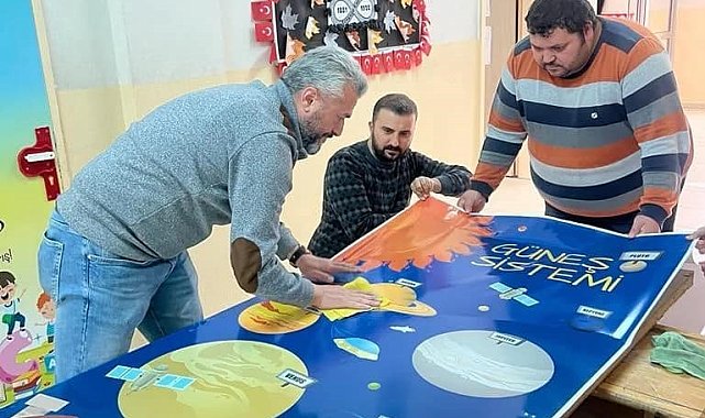 Köyceğiz Ortaokulu'nda kapılara bilgi donatımı yapıldı