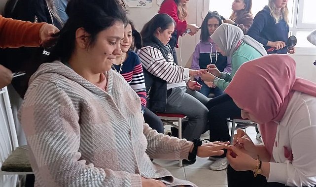 Kozan'da özel çocuklara kuaförlük kursu