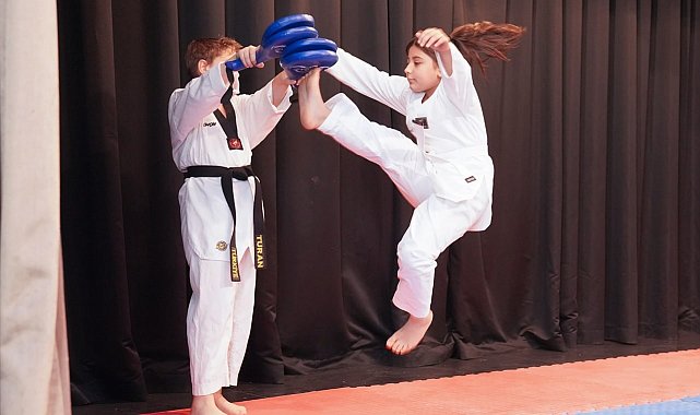 Küçük taekwondocuların kuşak heyecanı