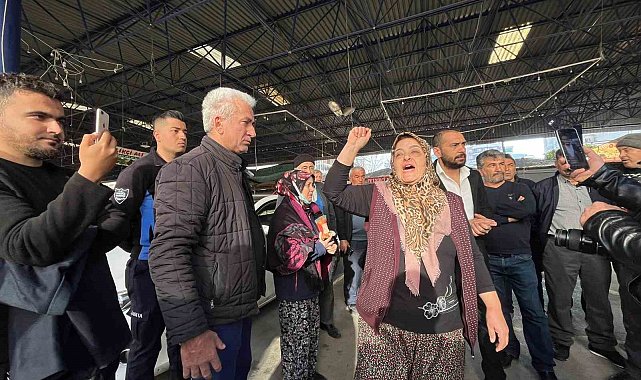 Kumluca'da pazar esnafı ile zabıta arasında tartışma çıktı