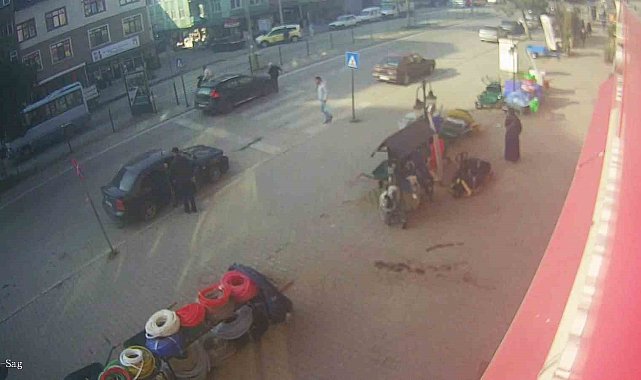 Kurallara uyarak yaya geçidini kullanan yaşlı adama göz göre göre böyle çarptı
