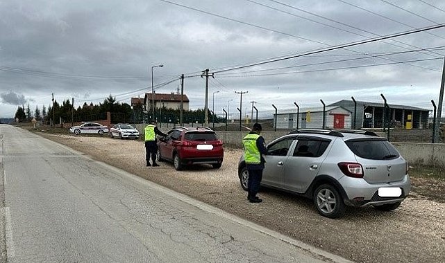 Kurallara uymayan 640 sürücüye 1 milyon 549 bin 122 TL trafik cezası kesildi