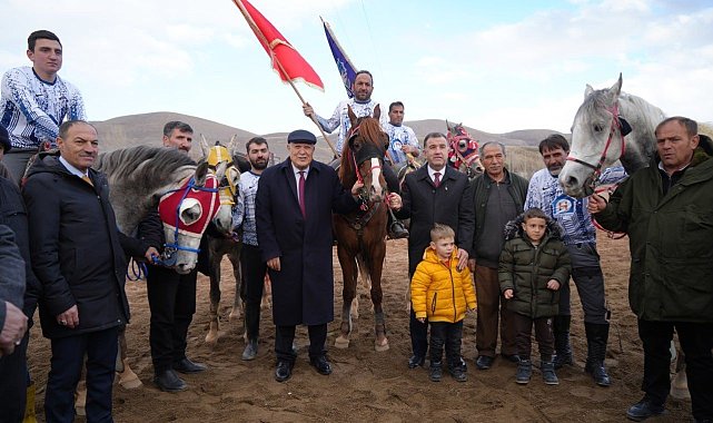 Kurtuluş kupası cirit müsabakasının kazananı dostluk oldu