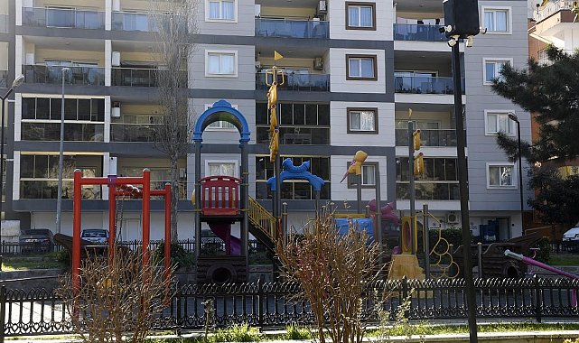 Kuşadası Belediyesi parkları güvenlik kamerası ile donatıyor
