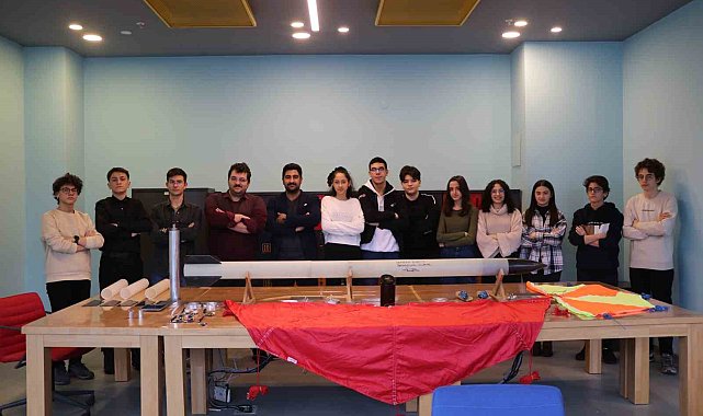 Lise öğrencileri yaptıkları roketle Rize&#039;yi temsil edecekler