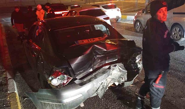 Mardin'de kırmızı ışıkta zincirleme kaza