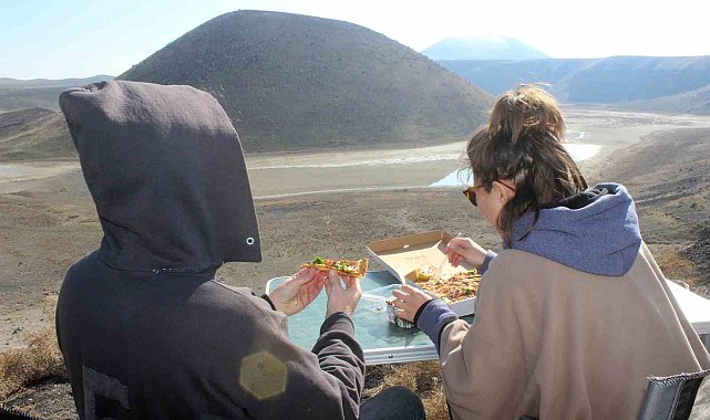 Meke Gölü kış mevsiminde de yabancı turistlerin uğrak yeri oluyor