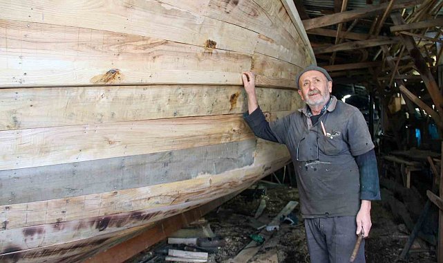Merak ederek başladı, 50 yıldır tekne yapıyor