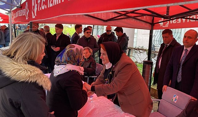 Meral Akşener'in ablası son yolculuğuna uğurlandı