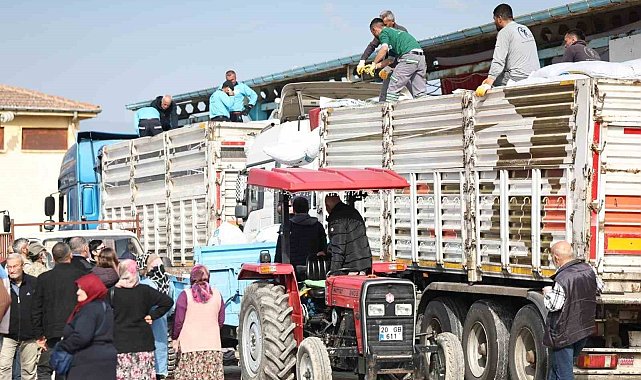 Merkezefendi Belediyesi süt üreticilerine 100 ton yem desteği verdi