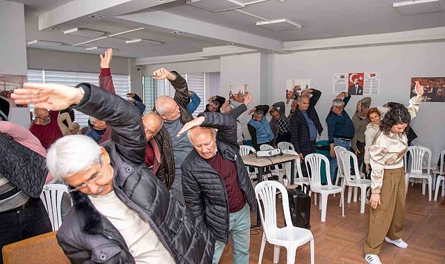 Mersin'de emekliler kansere karşı bilgilendirildi
