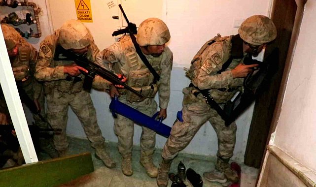 Mersin'de terör örgütlerine operasyon: 5 gözaltı