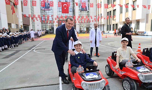 Milli Eğitim Bakanı Tekin: "Her öğrencimiz yılda en az 40 saat sosyal sorumluluk projelerinde yer alacak"