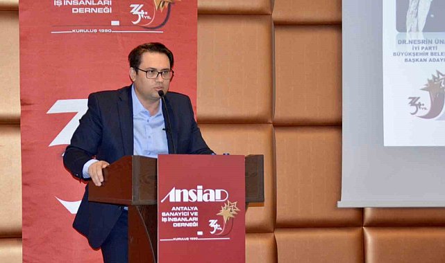 Mimar Emre Afacan, Antalya'nın iş dünyasına projelerini anlattı