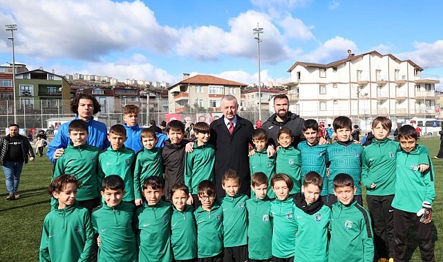 Minik futbolcular hünerlerini sergiledi